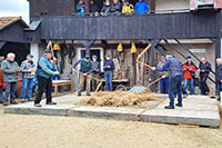 Zástupci Osečné se zúčastnili soutěže v mlácení obilí cepy