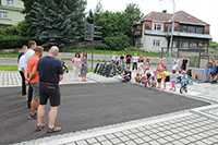 Slavnostní otevření nové odstavné plochy pro osobní vozidla v Kundratické ulici v Osečné